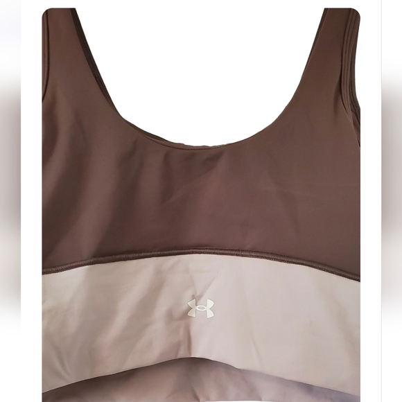 Under Armour Women's Athletic Fitted Crop Tank Built in Bra Chorcoal M - Picture 4 of 4